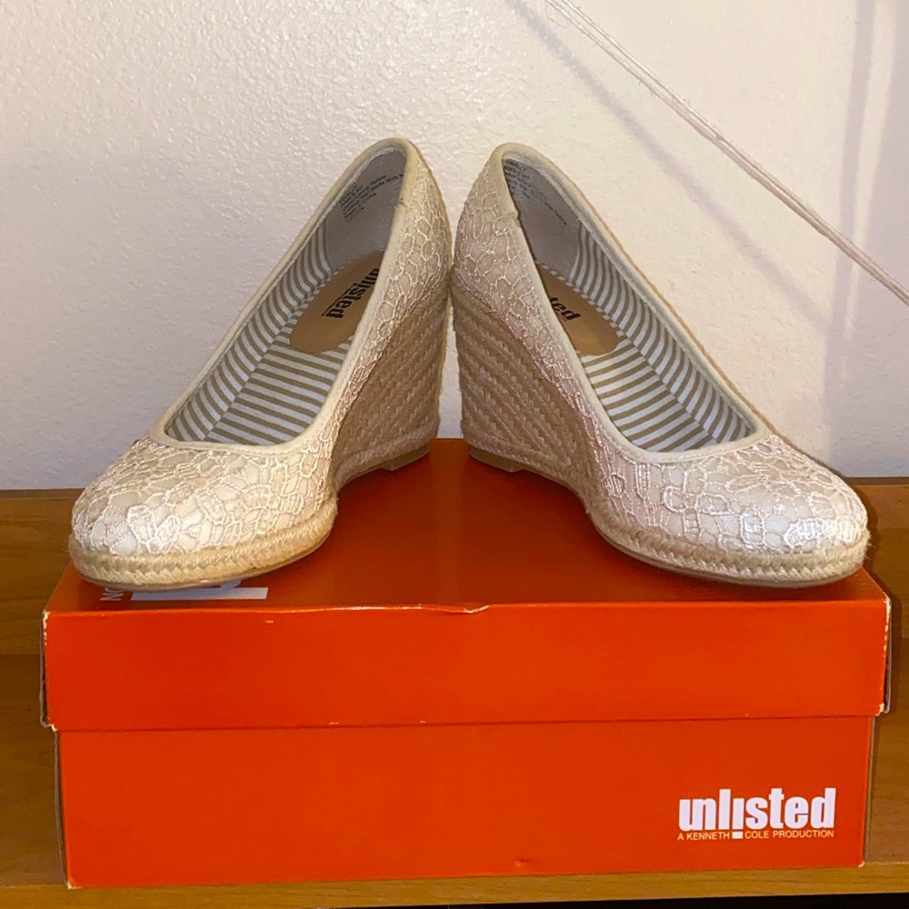 Kenneth Cole Unlisted white wedges